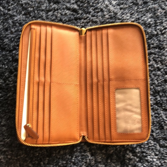 Nylon navy and tan Michael Kors wallet - Picture 4 of 4